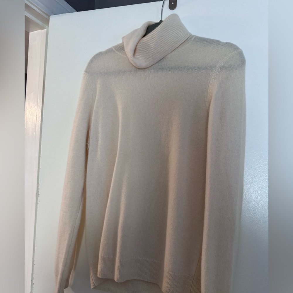 Bloomingdale's Cream Cashmere Turtleneck Sweater